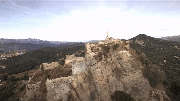 Recreació del castell d'Hostoles (La Garrotxa) Recreació del castell d'Hostoles (La Garrotxa)