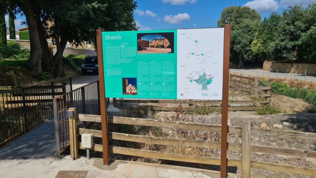 Cartelleres informatives sobre la localització dels elements d’interès cultural i històric del municipi de Sant Sadurní de l’Heura, Monells i Cruïlles