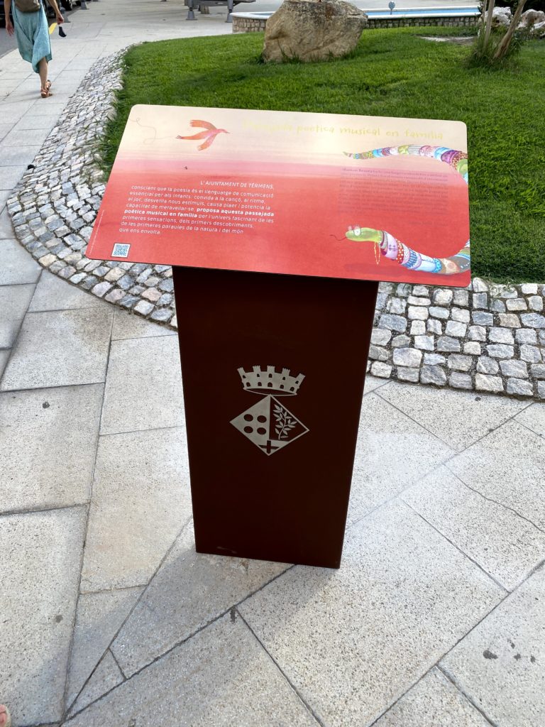 Panells de la ruta poètica al municipi de Térmens.