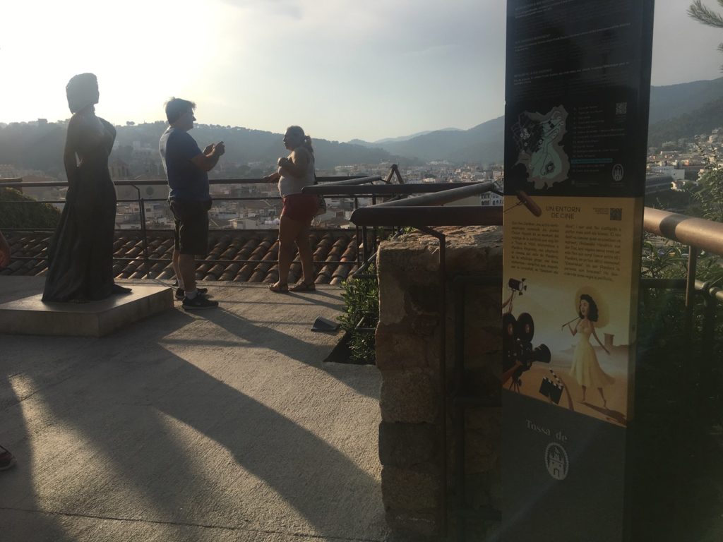 Projecte de senyalitació dels punts d’interès cultural a la vila vella de Tossa de Mar, amb perspectiva de gènere i contingut per públic infantil