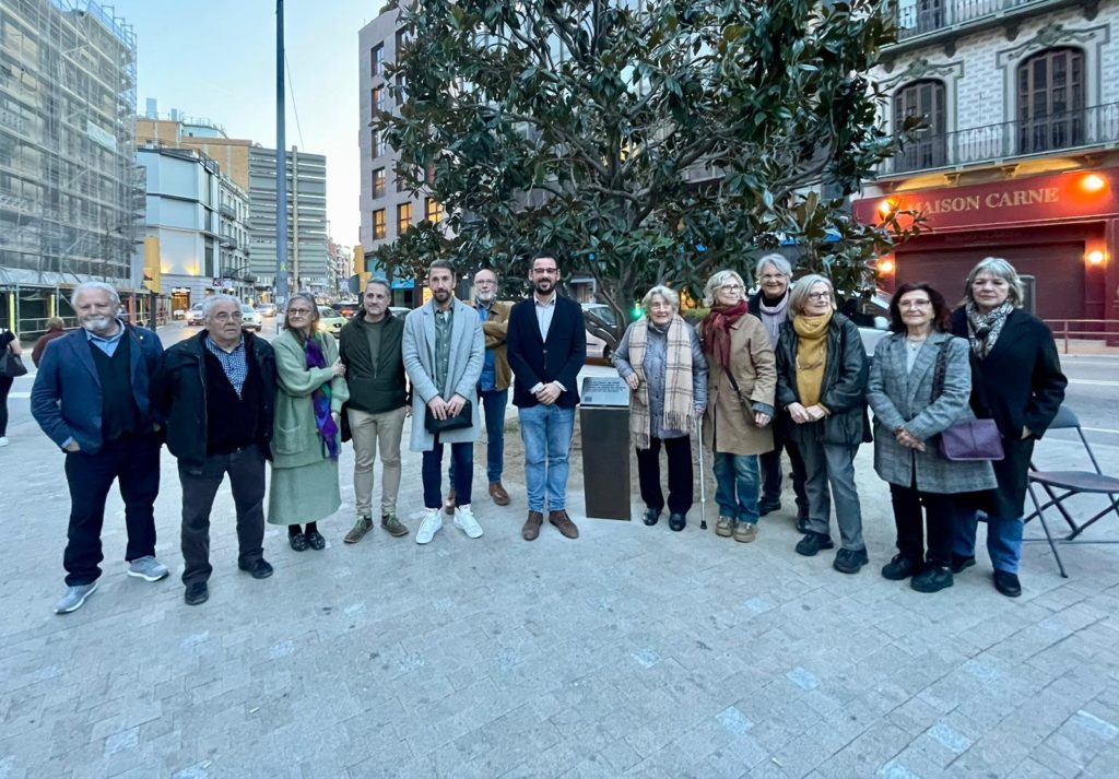 Faristol commemoratiu sobre l'ocupació de les tropes franquistes a la ciutat de Girona febrer del 1939